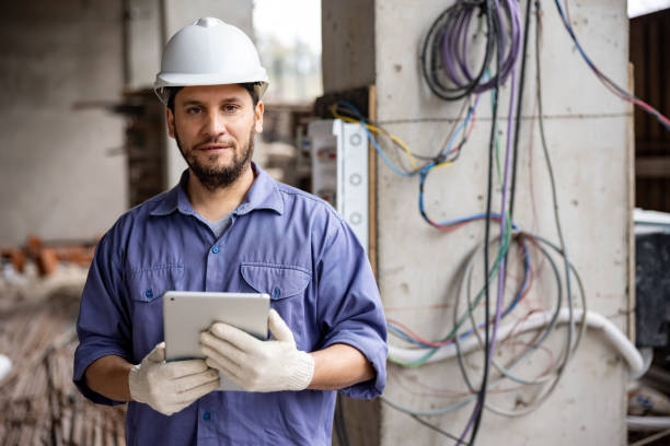 Best Local Electrician Companies  in De Pere, WI